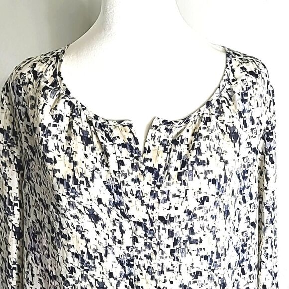Cabi Longsleeve Blouse White, Black, Blue & Cream Print, Open V-neck, Size Large - Picture 3 of 10